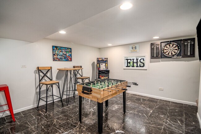 Building Photo - 334 S Wisconsin Ave