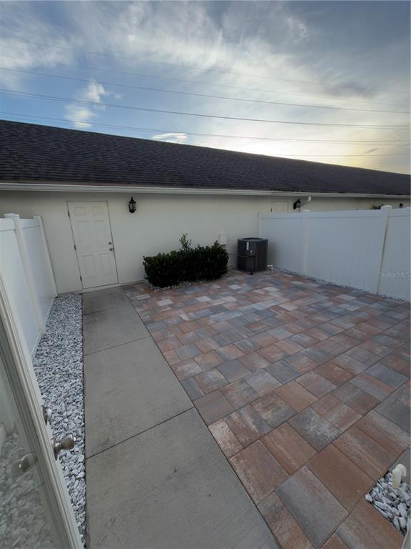 Building Photo - 15537 Honeybell Dr