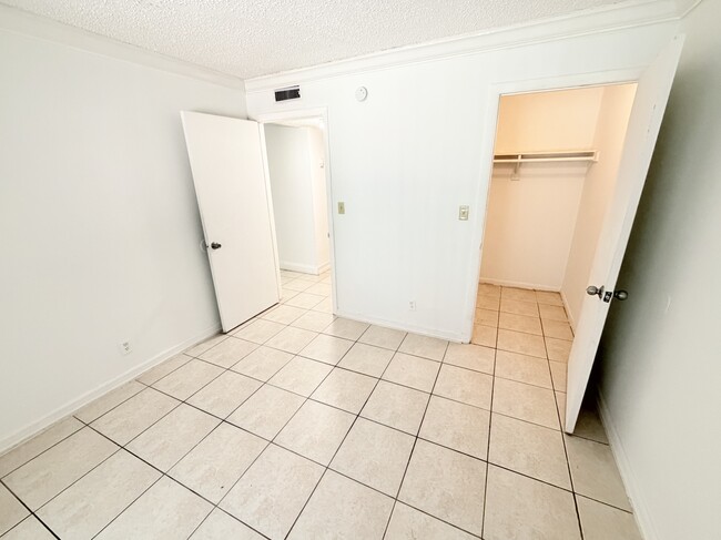 Building Photo - 1850 N Congress Ave