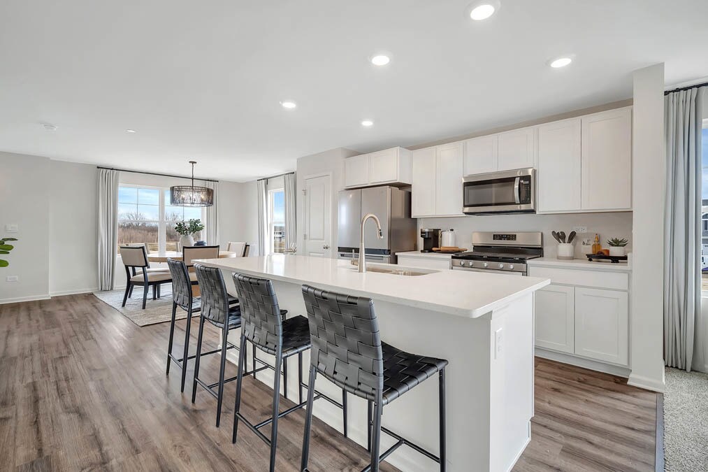 Building Photo - 370 Bridgeview Ct