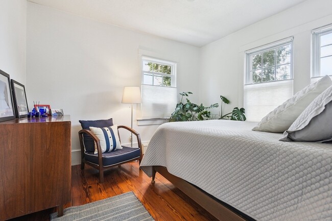 Building Photo - 24 Warren Ave