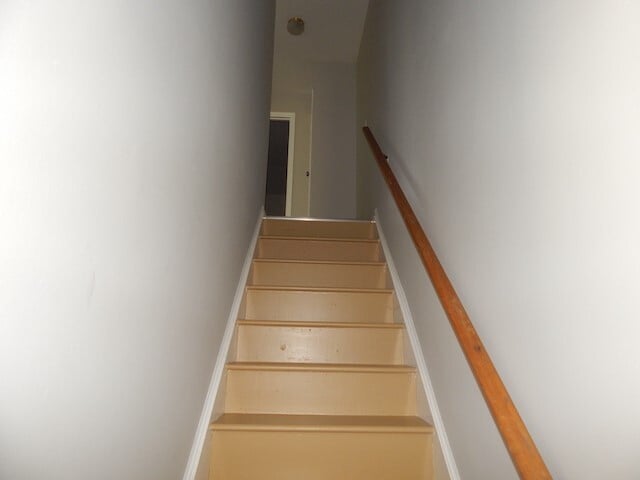 Building Photo - 515 N Walnut St