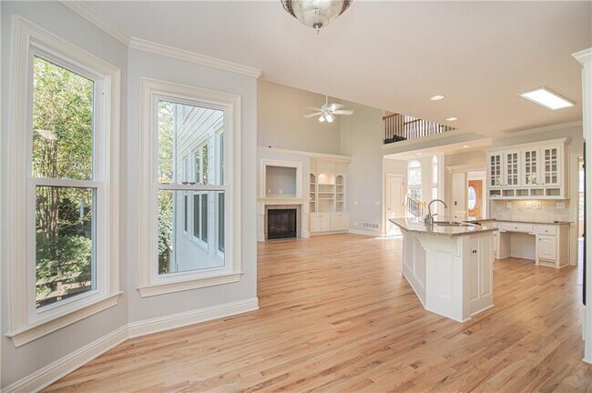 Building Photo - 4012 Erin Dr