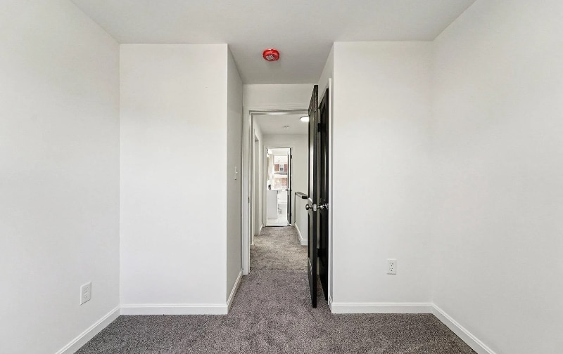 Building Photo - 917 Reverdy Rd