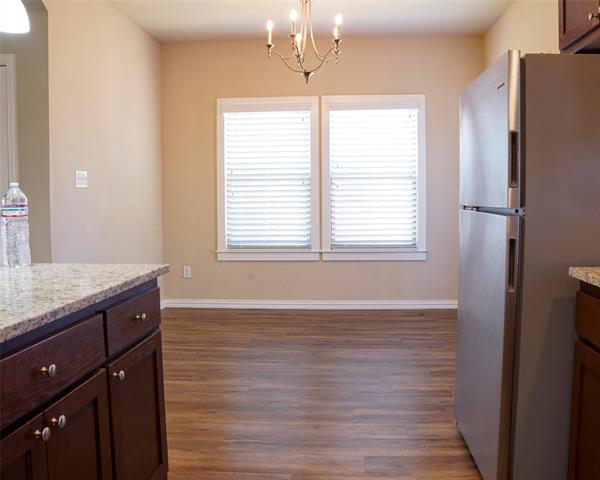 Building Photo - 4920-4922 Villas Dr