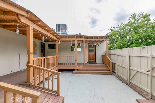 Building Photo - 10630 Samoa Ave