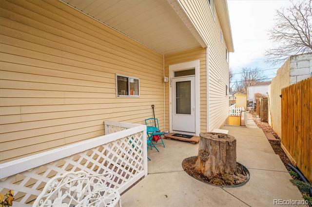 Building Photo - 104 E Chester St