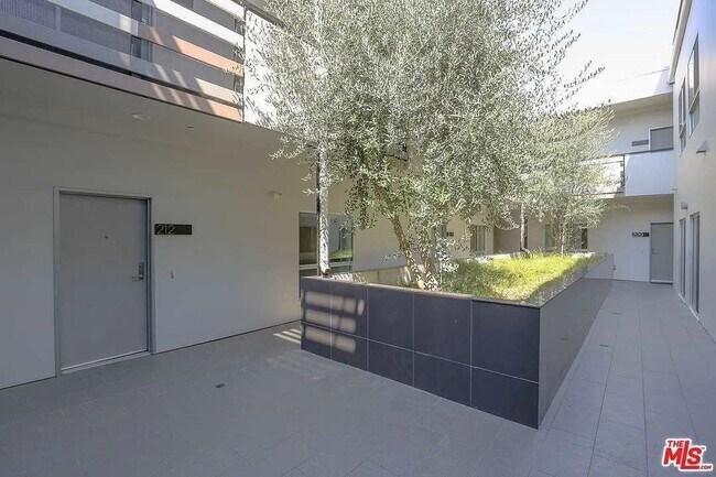 Building Photo - 5308 Sepulveda Blvd