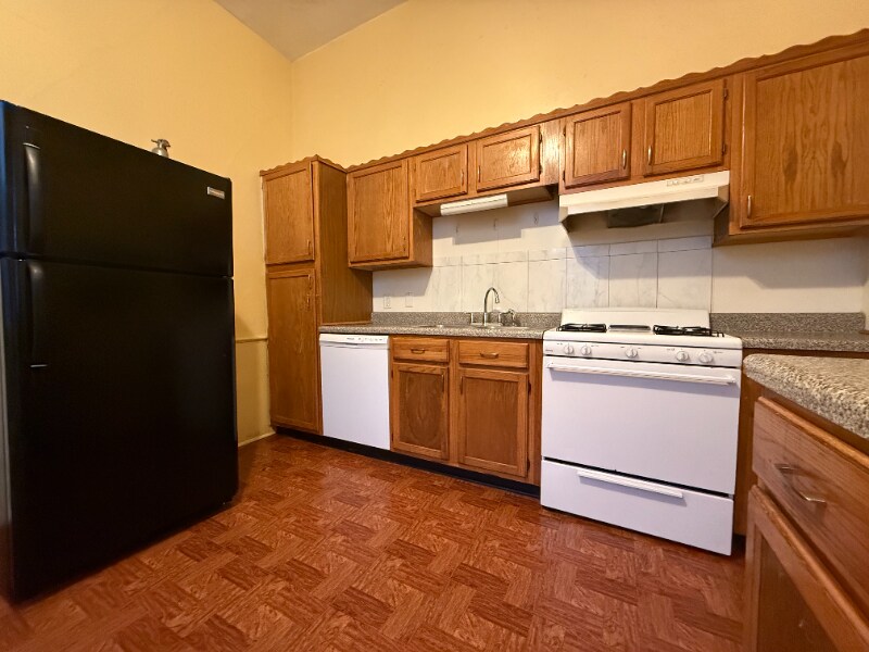 Building Photo - 2020-2022 Camp St