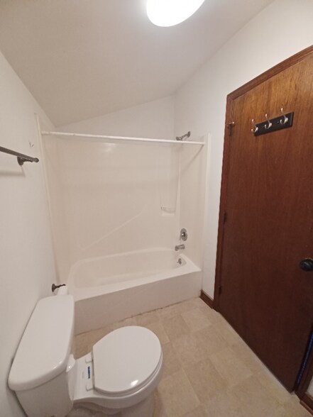 Building Photo - 705 E College Ave