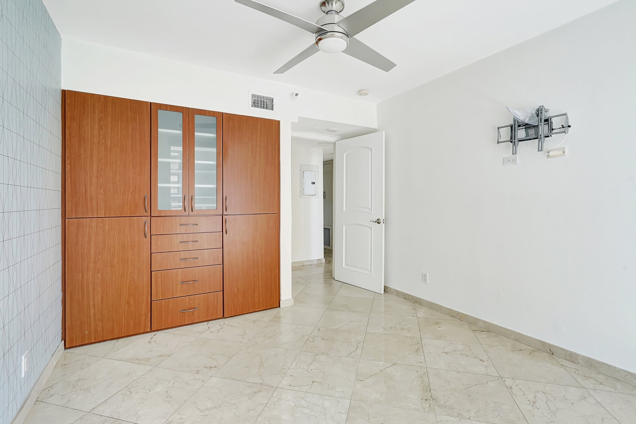 3rd Bedroom - 8911 Collins Ave