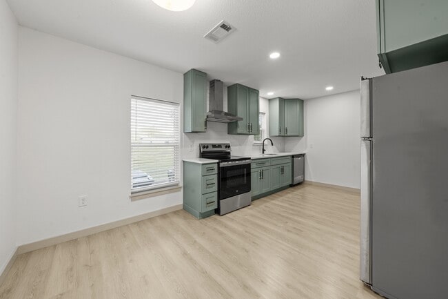 Building Photo - 1820 Gorman Ave