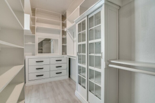 Building Photo - Beautiful 4/2.5 in Forney - like new!