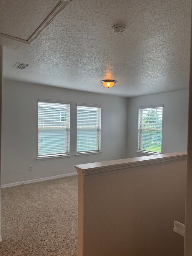 Building Photo - Home in WATERLEIGH Winter Garden!