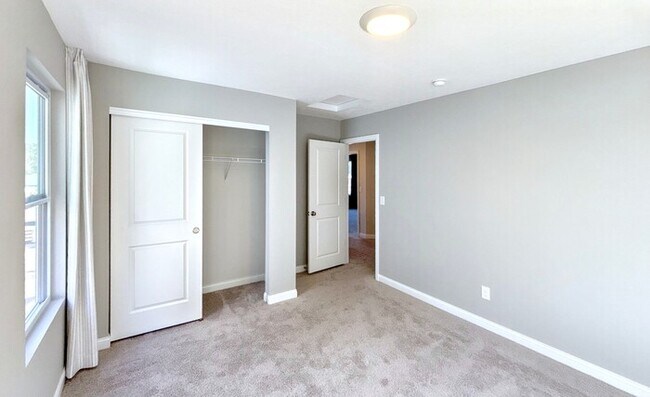 Building Photo - 6495 Drasco Dr