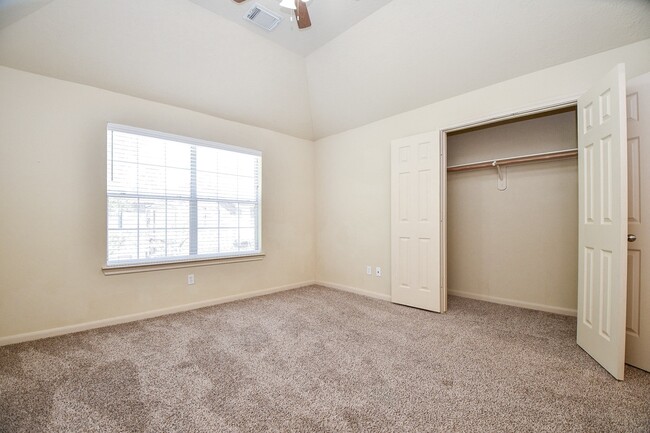 Building Photo - 5215 Brinkman Ct