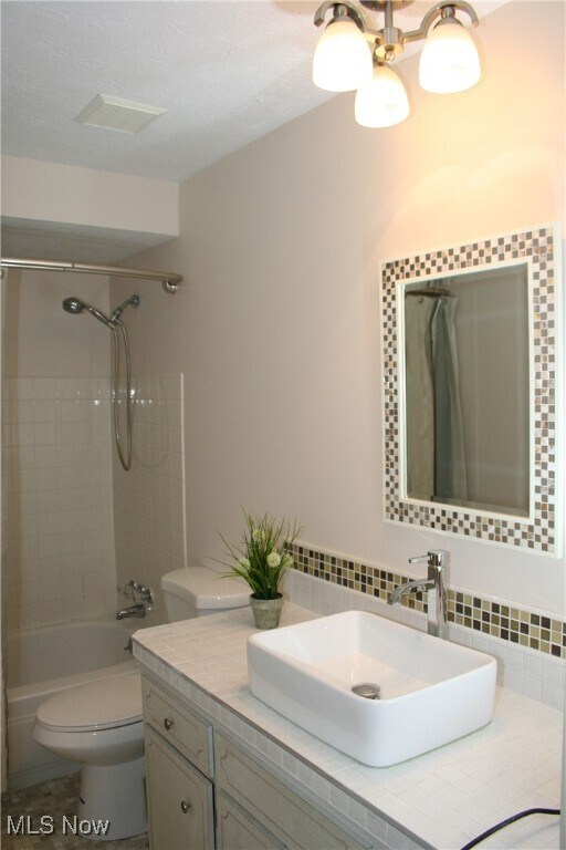 Building Photo - 300 Calvin Dr
