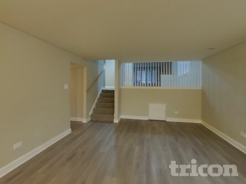 Building Photo - 11050 Parkside Ave