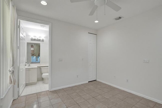 Building Photo - 3915 Passion Flower Rd