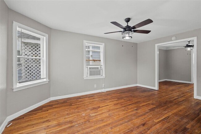 Building Photo - 4020 Avenue O 1/2