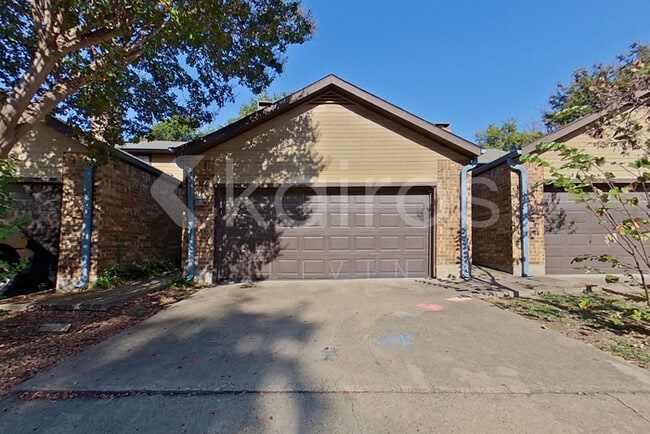 Building Photo - 2108 Woodnote Ln