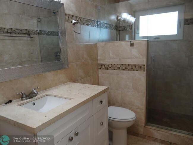 Building Photo - 4036 Eastridge Cir