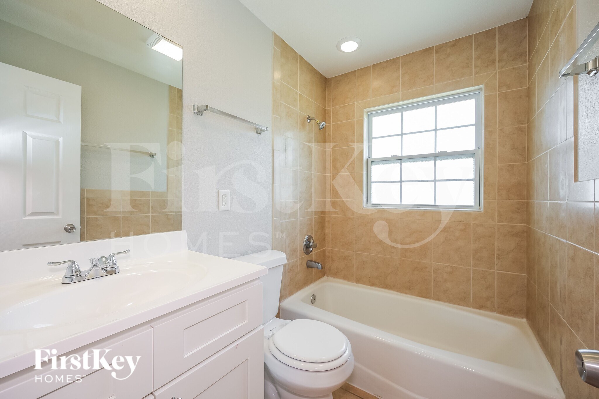 Building Photo - 2326 Barcelona Ave