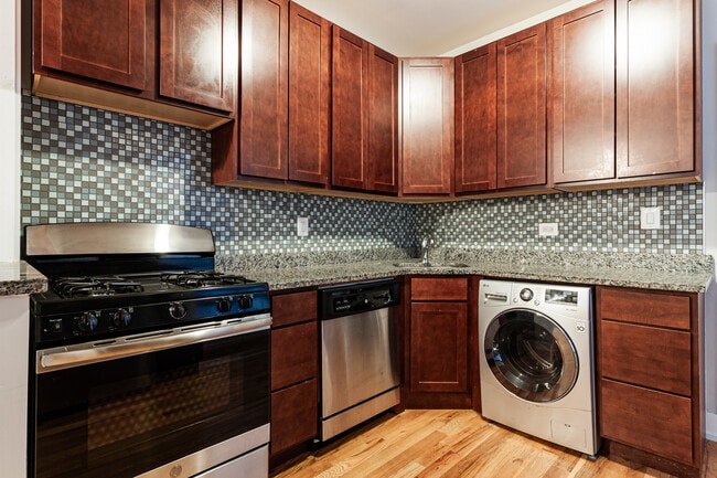 Building Photo - 3519 N Racine Ave