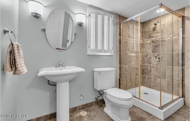 Building Photo - 321 16th Ave