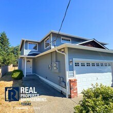Building Photo - Akshanx LLC - 425/427 (Cascade Group - Sil...