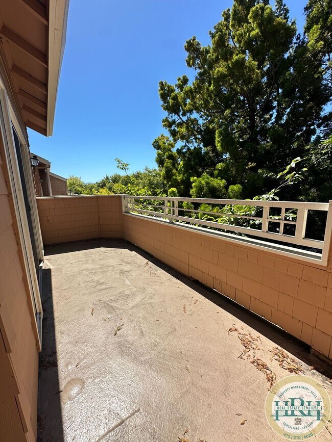 Building Photo - Charming 3BR|2.5BA Palo Alto Townhome – Pr...