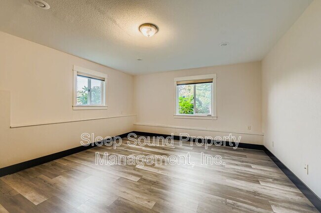 Building Photo - 4817 NE Holman St