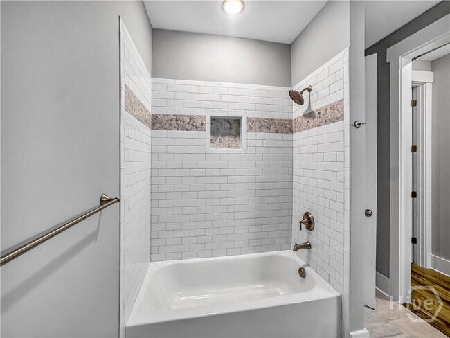 Building Photo - 417 W 32nd St