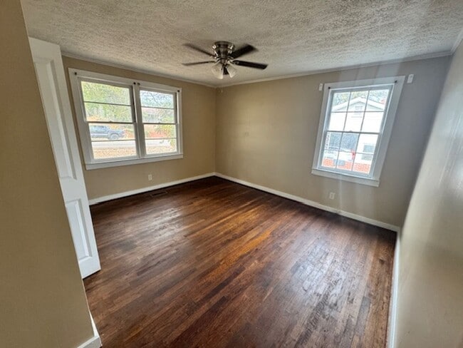 Building Photo - 138 Youngs Mill Rd