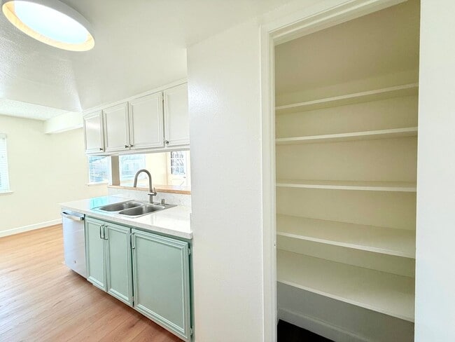 Building Photo - Fantastic Renovated 2 story - 2 bed + 1 ba...