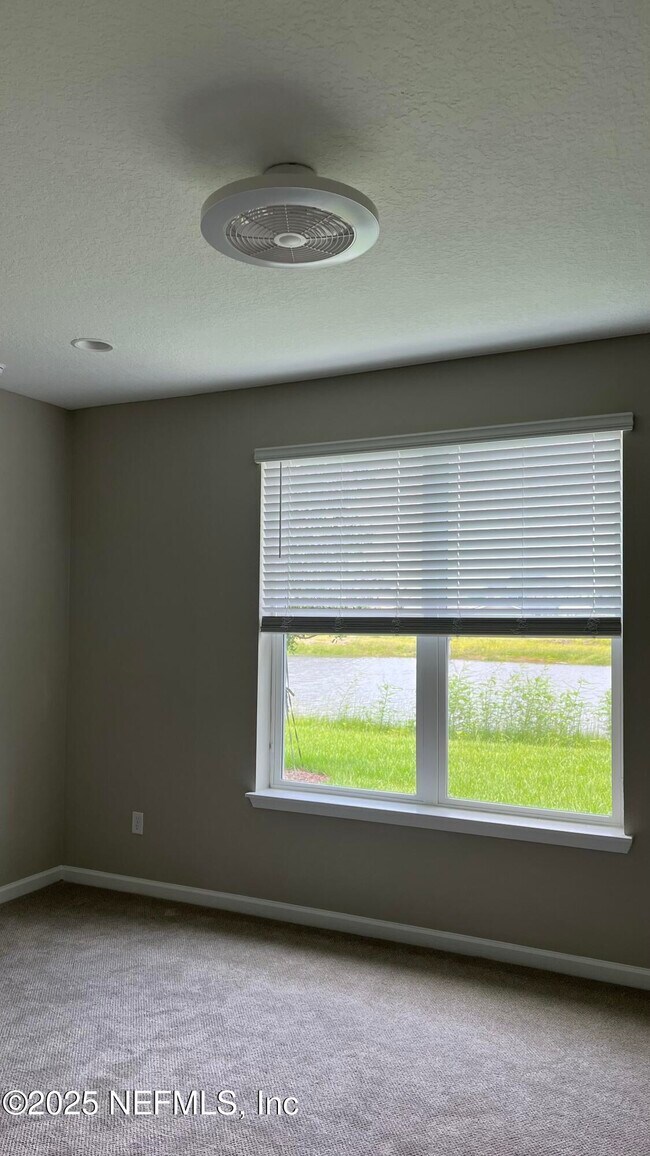 Building Photo - 742 Cherry Elm Dr
