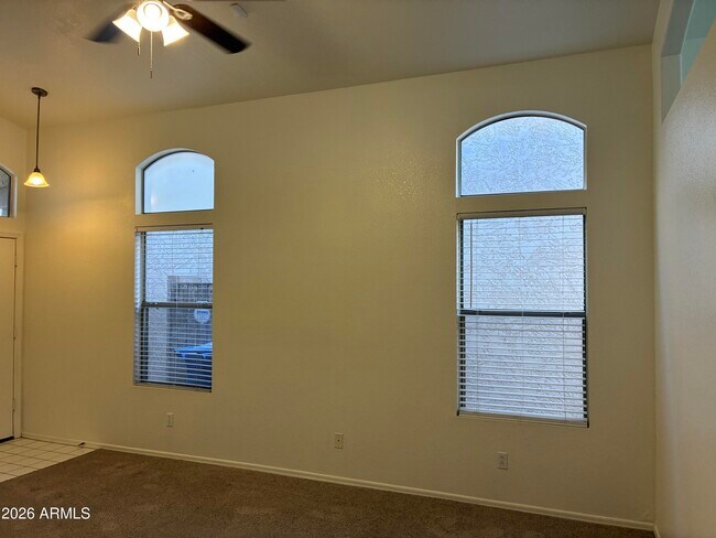 Building Photo - 1319 W Escuda Rd