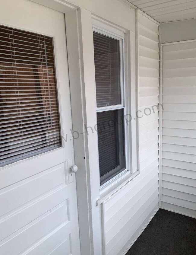 Building Photo - 1313 73rd St