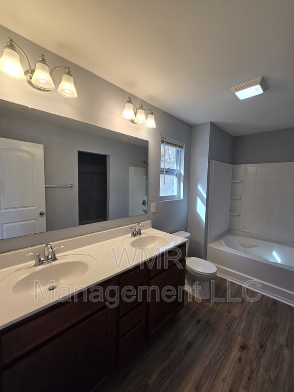 Building Photo - 912 Sherman St