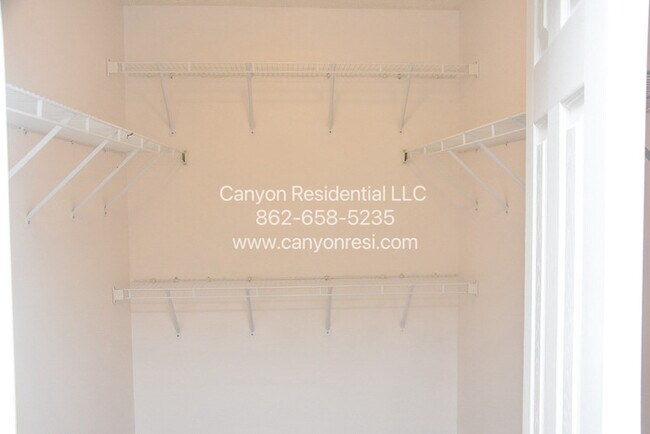 Building Photo - 658 Copper Creek Dr