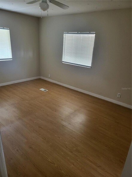 Building Photo - 1634 Dolphin Dr