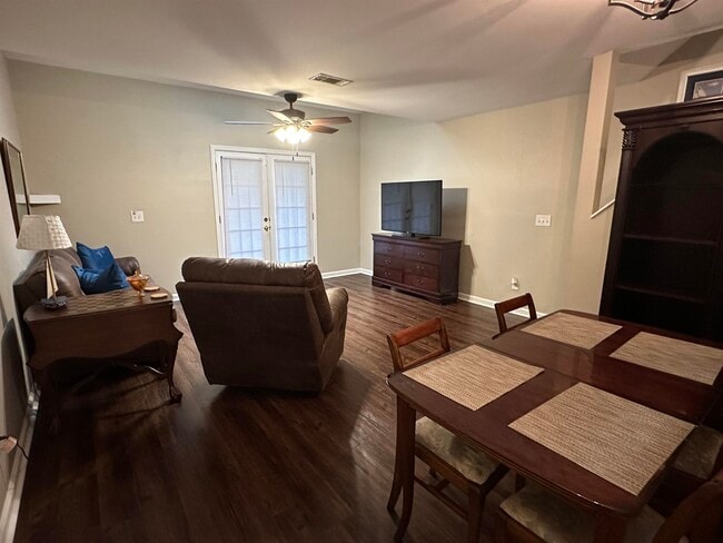 Building Photo - 2188 Timberwood Cir N