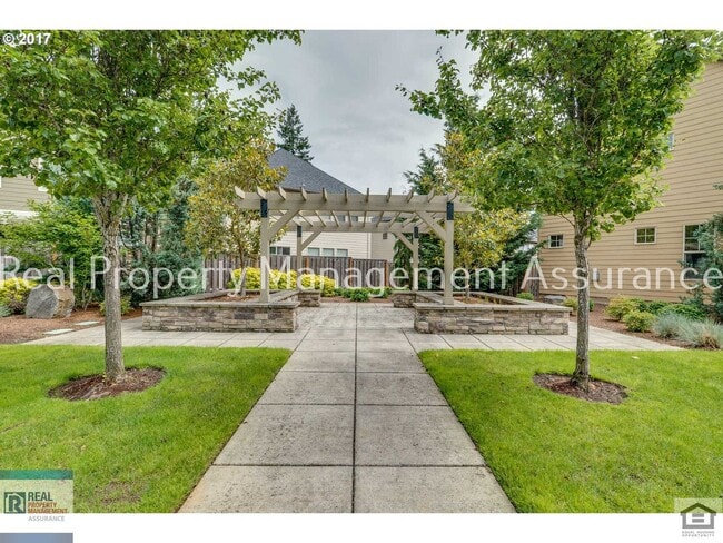 Building Photo - 13933 SW Walnut Creek Way