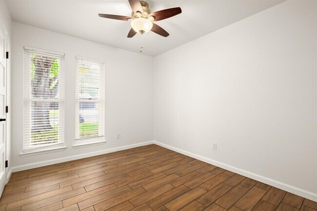 Building Photo - 2802 Nordham Dr