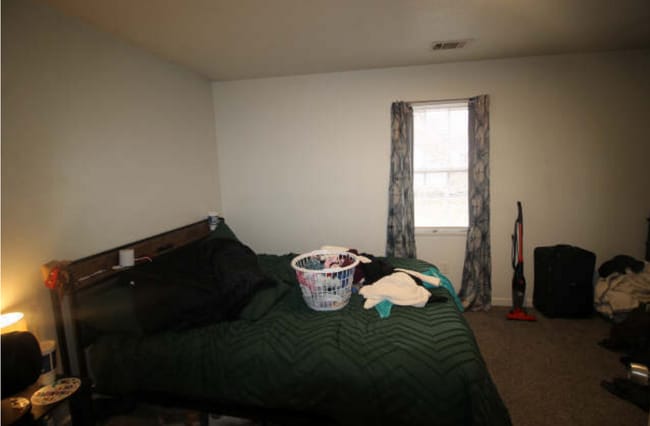 Building Photo - 1631 Longfield Ave