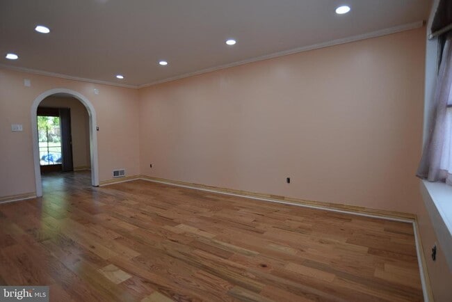 Building Photo - 4011 Lees Corner Rd