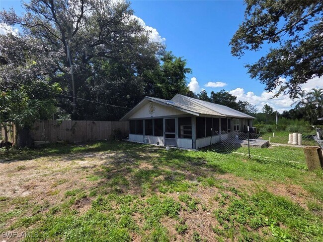 Primary Photo - 10511 Orange River Blvd