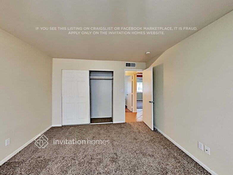 Building Photo - 3601 E Janice Wy