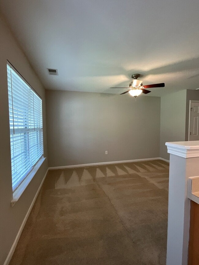 Building Photo - Spacious Townhome in Pooler