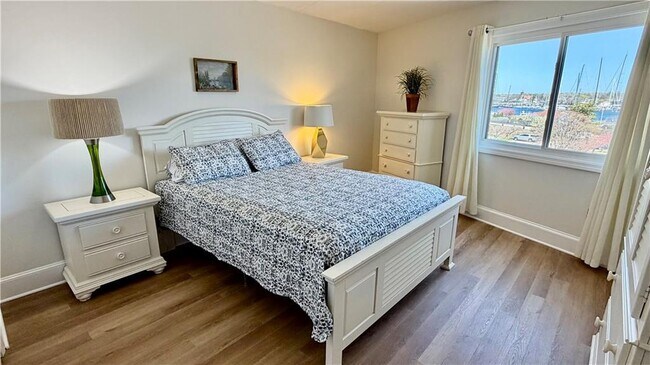 Building Photo - 1302 Capella S
